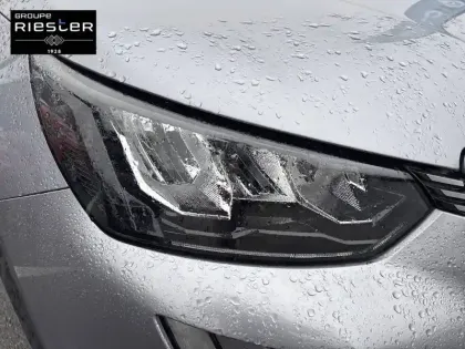 Photo 55 Peugeot 2008  Moteur électrique 136 ch
