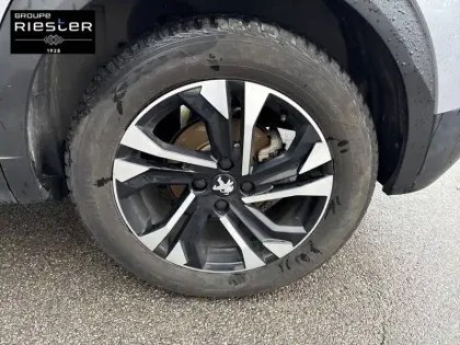 Photo 32 Peugeot 2008  Moteur électrique 136 ch