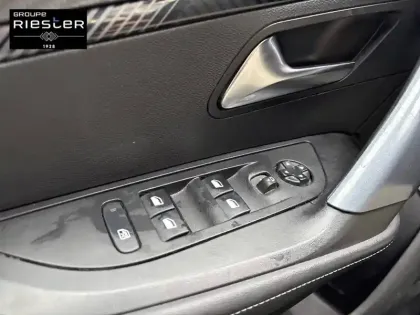 Photo 37 Peugeot 2008  Moteur électrique 136 ch