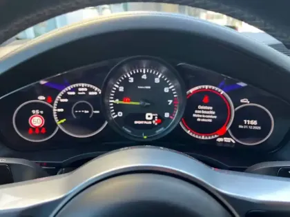 Photo 16 Porsche Cayenne  E-Hybrid 3.0 V6 462 ch Tiptronic BVA