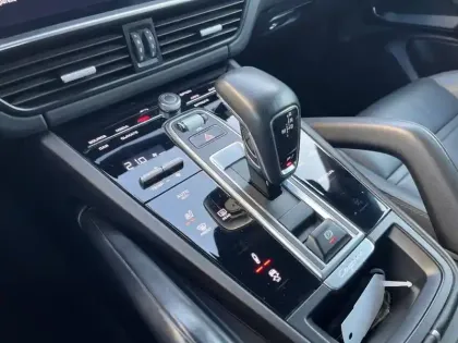 Photo 25 Porsche Cayenne  E-Hybrid 3.0 V6 462 ch Tiptronic BVA