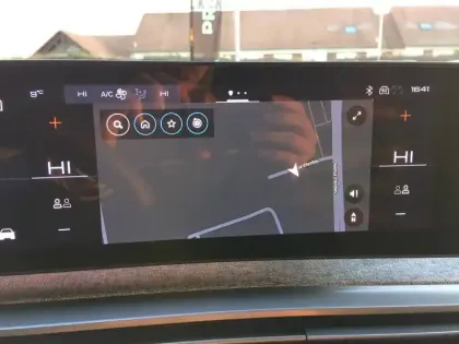 Photo 18 Peugeot 3008  Hybrid 145 e-DCS6