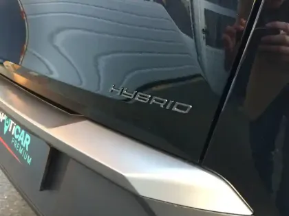 Photo 24 Peugeot 3008  Hybrid 145 e-DCS6