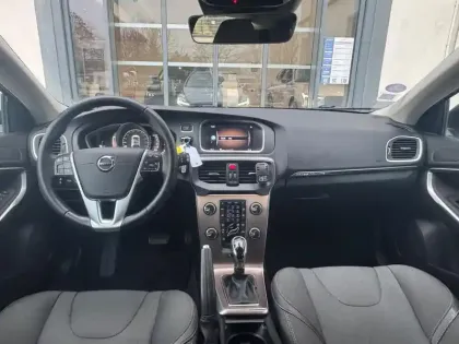 Photo 7 Volvo V40  Cross Country T3 152 ch Geartronic 6