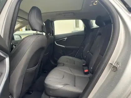 Photo 9 Volvo V40  Cross Country T3 152 ch Geartronic 6