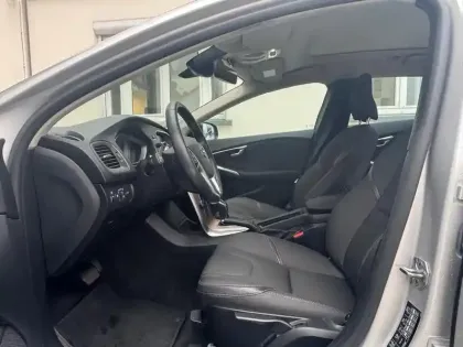 Photo 8 Volvo V40  Cross Country T3 152 ch Geartronic 6