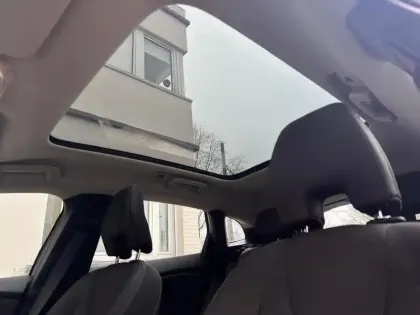 Photo 21 Volvo V40  Cross Country T3 152 ch Geartronic 6