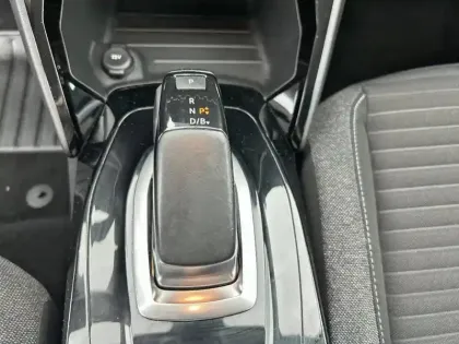 Photo 13 Peugeot 208  Electrique 50 kWh 136ch