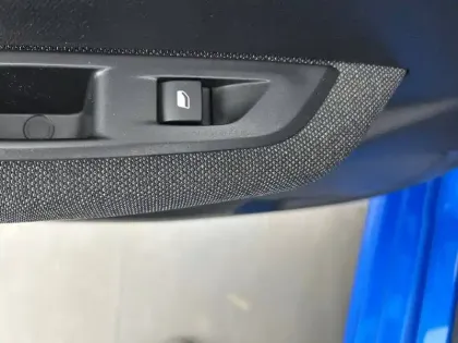 Photo 14 Peugeot 208  Electrique 50 kWh 136ch