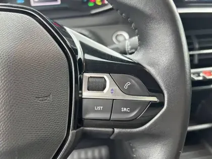 Photo 23 Peugeot 208  Electrique 50 kWh 136ch