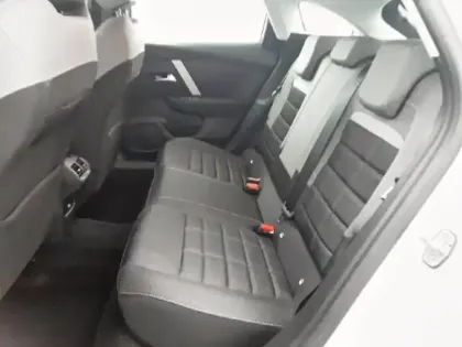 Photo 12 Citroën C4  Hybride 136 e-DCS6