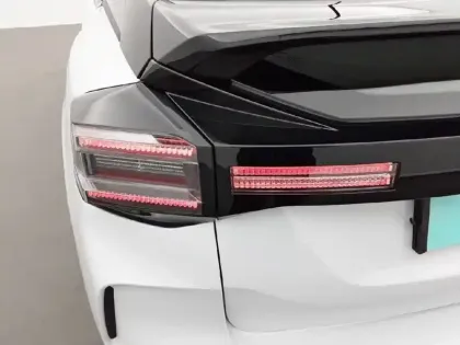 Photo 64 Citroën C4  Hybride 136 e-DCS6