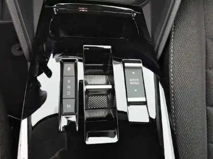 Photo 84 Citroën C4  Hybride 136 e-DCS6