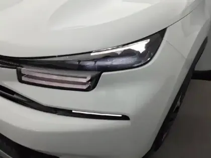 Photo 8 Citroën C4  Hybride 136 e-DCS6