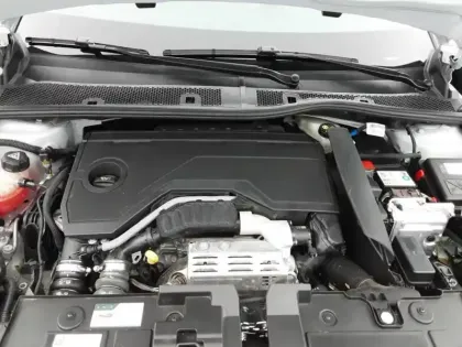 Photo 62 Citroën C4  Hybride 136 e-DCS6