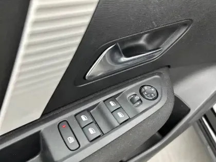 Photo 41 Citroën C4  PureTech 100 S&S BVM6