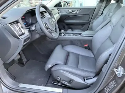 Photo 16 Volvo V60 Gén. II Ph1 NG2 Ultra Style Dark 5