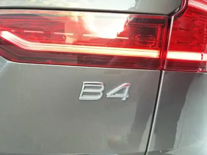 Photo 9 Volvo V60 Gén. II Ph1 NG2 Ultra Style Dark 5