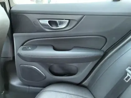 Photo 28 Volvo V60 Gén. II Ph1 NG2 Ultra Style Dark 5