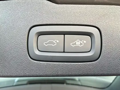 Photo 8 Volvo V60 Gén. II Ph1 NG2 Ultra Style Dark 5