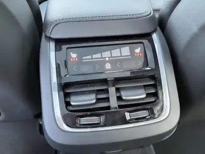 Photo 27 Volvo V60 Gén. II Ph1 NG2 Ultra Style Dark 5