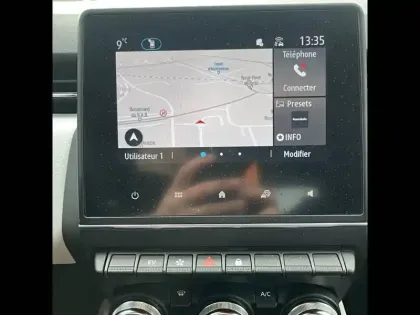 Photo 17 Renault Clio  E-Tech hybride 145