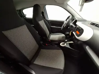 Photo 23 Renault Twingo  III E-Tech