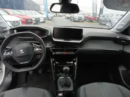 Photo 52 Peugeot 208  BlueHDi 100 S&S BVM6