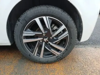 Photo 60 Peugeot 208  BlueHDi 100 S&S BVM6