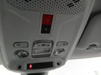 Photo 38 Peugeot 208  BlueHDi 100 S&S BVM6