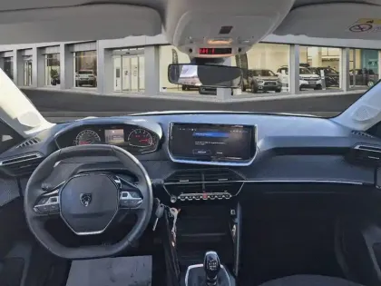 Photo 41 Peugeot 208  PureTech 100 S&S BVM6