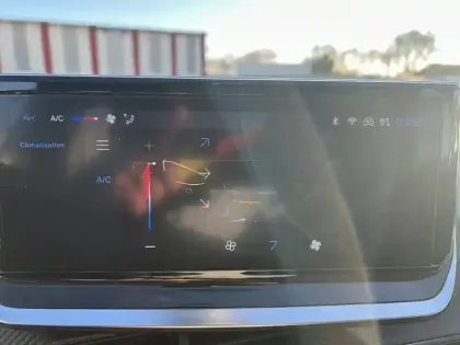 Photo 13 Peugeot 208  PureTech 100 S&S BVM6