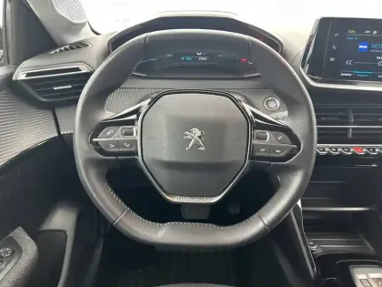 Photo 8 Peugeot 208  Electrique 50 kWh 136ch