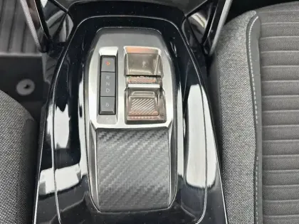 Photo 13 Peugeot 208  Electrique 50 kWh 136ch