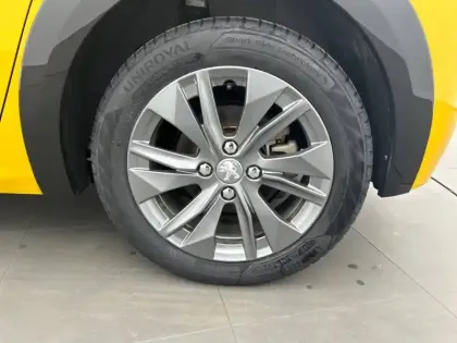 Photo 12 Peugeot 208  Electrique 50 kWh 136ch