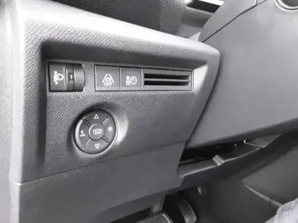 Photo 20 Citroën C4 e- 136 ch Automatique