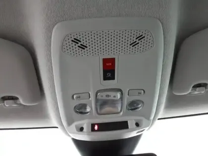 Photo 34 Citroën C4 e- 136 ch Automatique