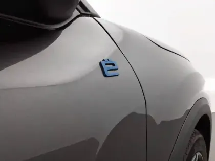 Photo 17 Citroën C4 e- 136 ch Automatique