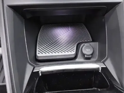 Photo 26 Citroën C4 e- 136 ch Automatique