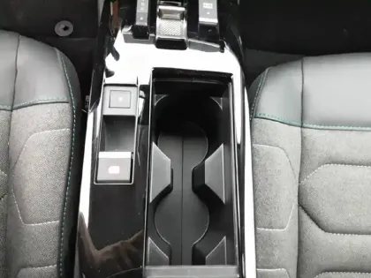 Photo 27 Citroën C4 e- 136 ch Automatique