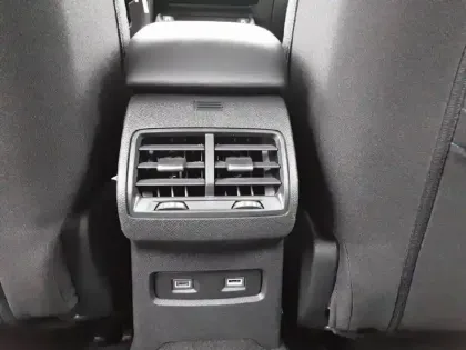 Photo 18 Citroën C4 e- 136 ch Automatique