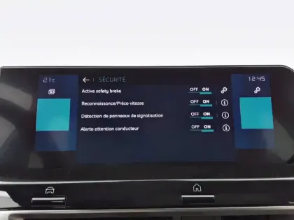 Photo 33 Citroën C4 e- 136 ch Automatique