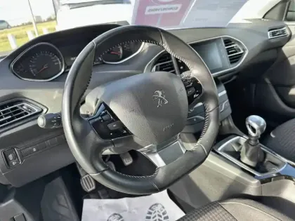 Photo 8 Peugeot 308  BlueHDi 100ch S&S BVM6