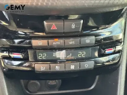 Photo 14 Peugeot 2008  PureTech 110ch S&S BVM6
