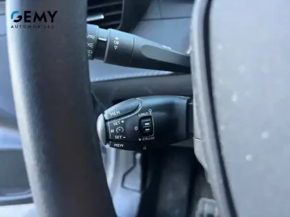 Photo 16 Peugeot 208  PureTech 75 S&S BVM5