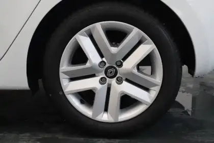 Photo 14 Renault Clio  Eco-G 100 ch GSR2