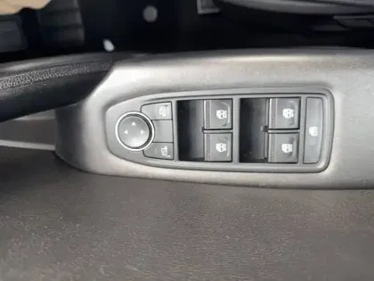 Photo 44 Renault Captur  TCe 100 GPL - 21