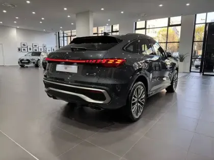 Photo 12 Audi Q5  Sportback TFSI 204 ch Hybride S tronic 7 Quattro