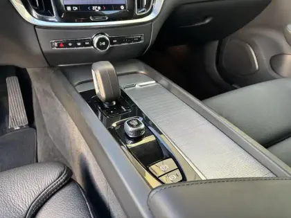 Photo 23 Volvo V60  B3 163 ch DCT 7