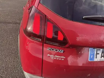 Photo 58 Peugeot 2008  1.2 PureTech 130ch S&S BVM6